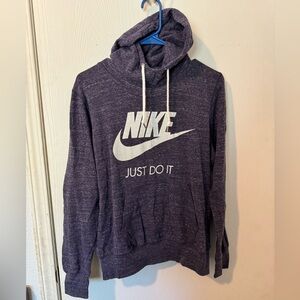 Women’s Nike lightweight hoodie - size medium